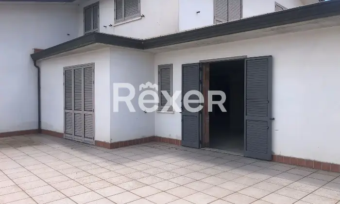 Rexer-Lioni-Intero-edificio-in-vendita-in-Via-Moliniello-a-Lioni-Terrazzo