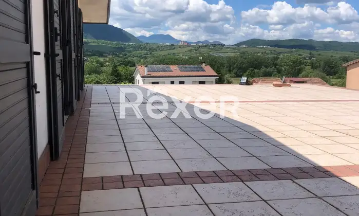 Rexer-Lioni-Intero-edificio-in-vendita-in-Via-Moliniello-a-Lioni-Terrazzo
