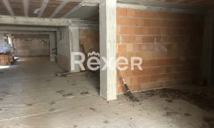 Rexer-Lioni-Intero-edificio-in-vendita-in-Via-Moliniello-a-Lioni-Box