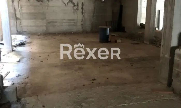 Rexer-Lioni-Intero-edificio-in-vendita-in-Via-Moliniello-a-Lioni-Box