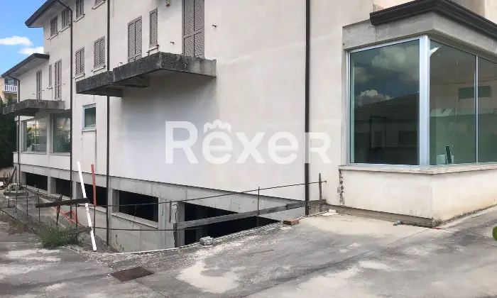 Rexer-Lioni-Intero-edificio-in-vendita-in-Via-Moliniello-a-Lioni-Facciata