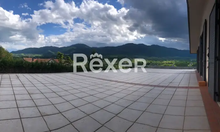 Rexer-Lioni-Intero-edificio-in-vendita-in-Via-Moliniello-a-Lioni-Terrazzo