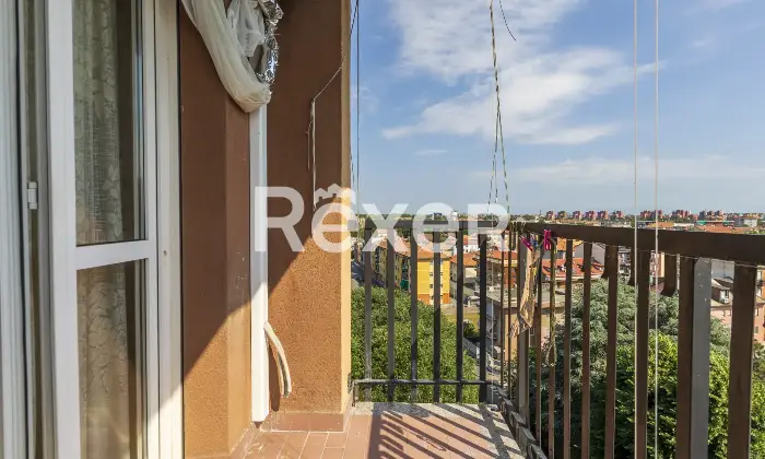 Rexer-Corsico-Tre-locali-ultimo-piano-Altro
