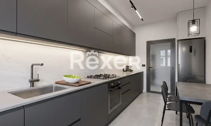 Rexer-Milano-Appartamento-con-solaio-e-cantina-Altro