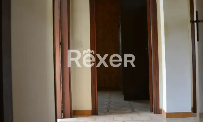 Rexer-Grotte-di-Castro-Ampio-appartamento-con-garage-quadruplo-nel-cuore-di-Grotte-di-Castro-Altro