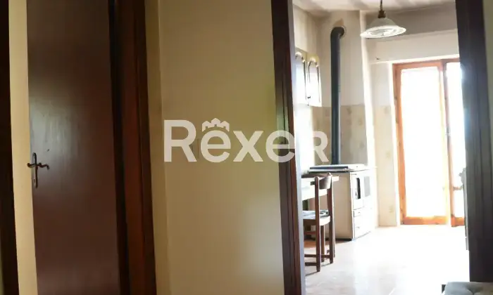 Rexer-Grotte-di-Castro-Ampio-appartamento-con-garage-quadruplo-nel-cuore-di-Grotte-di-Castro-Altro