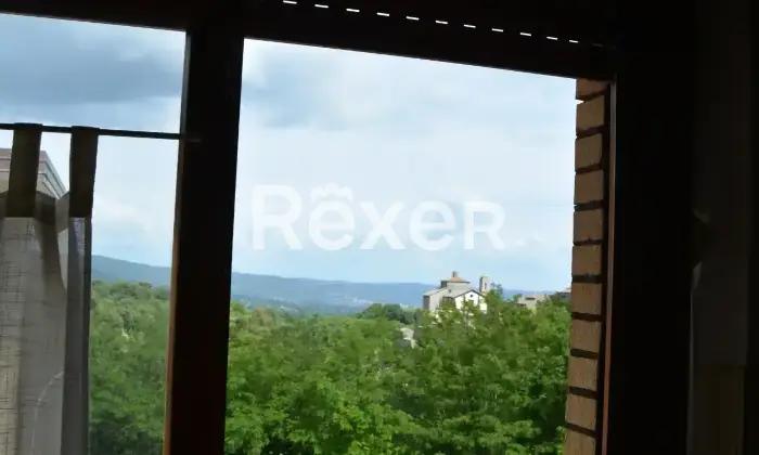 Rexer-Grotte-di-Castro-Ampio-appartamento-con-garage-quadruplo-nel-cuore-di-Grotte-di-Castro-Altro