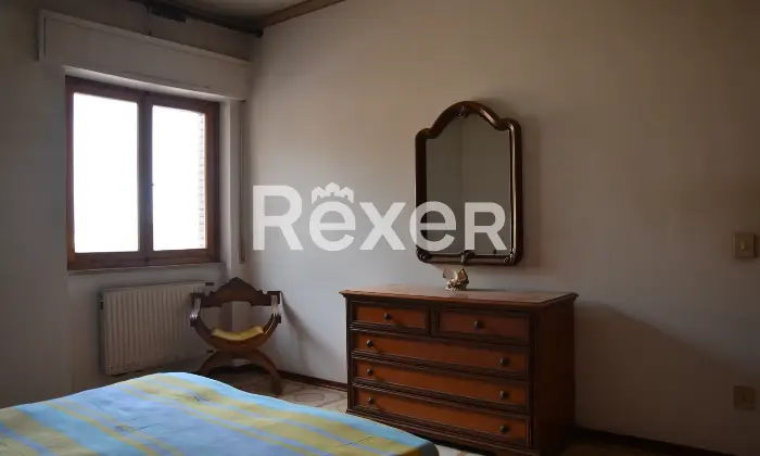 Rexer-Grotte-di-Castro-Ampio-appartamento-con-garage-quadruplo-nel-cuore-di-Grotte-di-Castro-Altro
