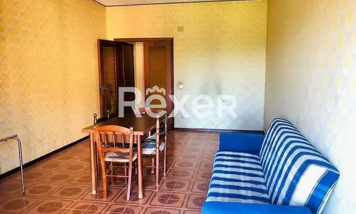 Rexer-Grotte-di-Castro-Ampio-appartamento-con-garage-quadruplo-nel-cuore-di-Grotte-di-Castro-Altro