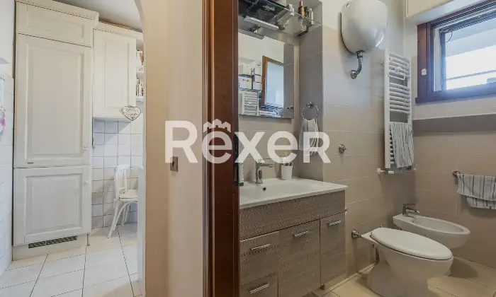 Rexer-Roma-Trilocale-con-posto-auto-e-cantina-Altro