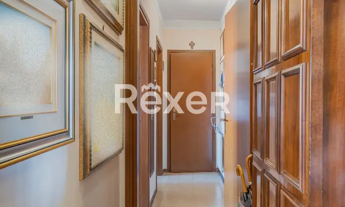Rexer-Roma-Trilocale-con-posto-auto-e-cantina-Altro