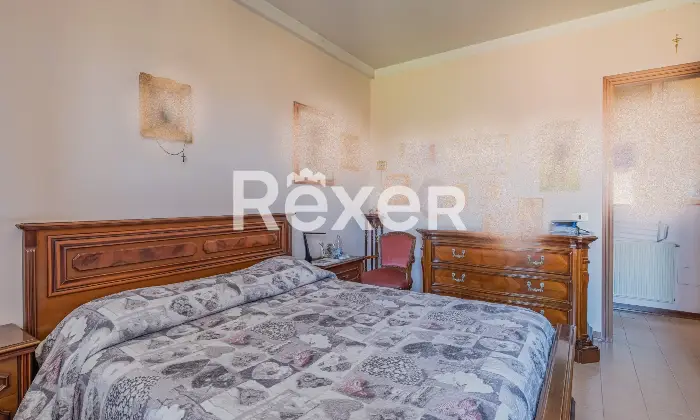 Rexer-Roma-Trilocale-con-posto-auto-e-cantina-Altro