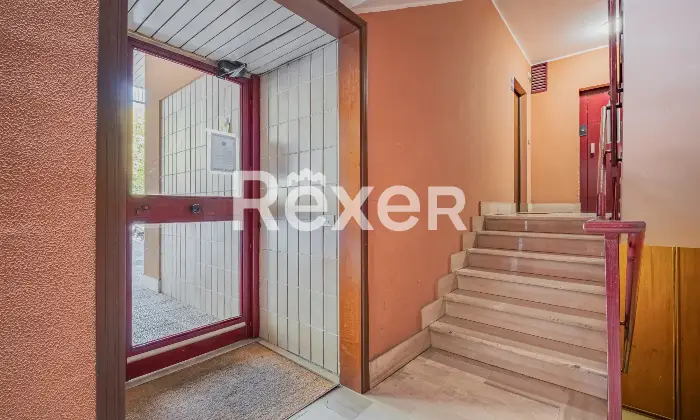 Rexer-Roma-Trilocale-con-posto-auto-e-cantina-Altro