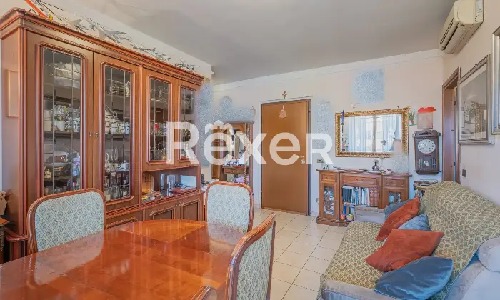 Rexer-Roma-Trilocale-con-posto-auto-e-cantina-Altro