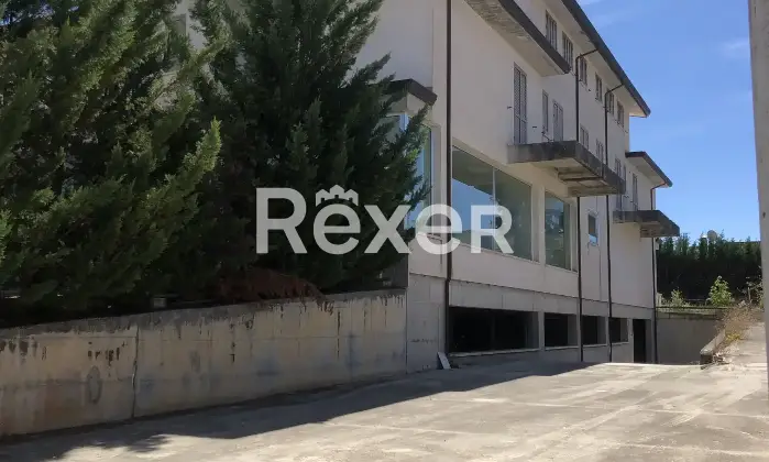 Rexer-Lioni-Locale-commerciale-in-vendita-in-Via-Moliniello-a-Lioni-Facciata