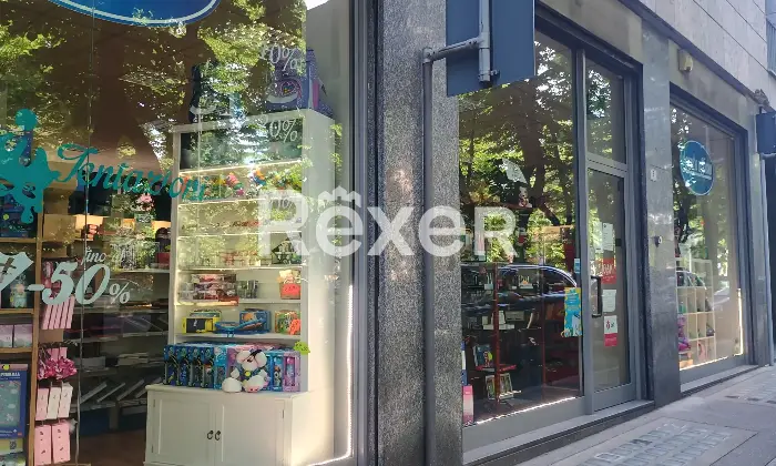 Rexer-Busto-Arsizio-Negozio-in-zona-di-forte-passaggio-con-vetrine-Altro