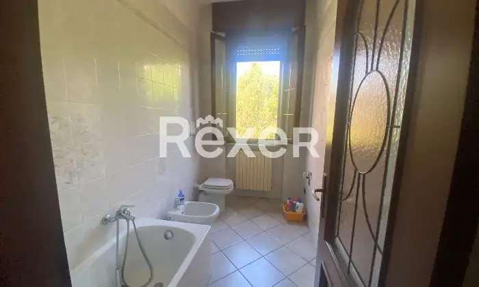 Rexer-Vigevano-VILLA-INDIPENDENTE-SU-QUATTRO-LATI-CON-GIARDINO-E-BOX-Altro