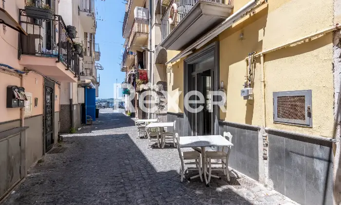 Rexer-Pozzuoli-Terracielo-indipendente-con-terrazzo-nel-cuore-del-Porto-di-Pozzuoli-Altro