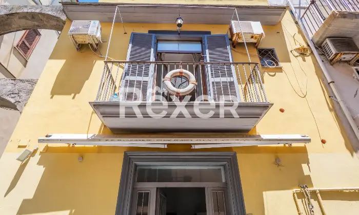 Rexer-Pozzuoli-Terracielo-indipendente-con-terrazzo-nel-cuore-del-Porto-di-Pozzuoli-Altro