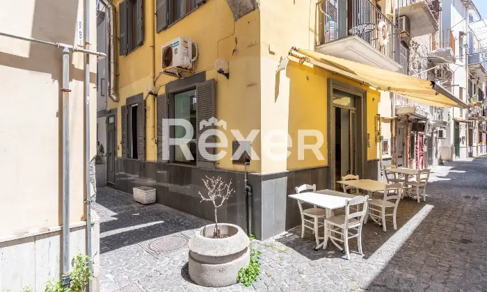 Rexer-Pozzuoli-Terracielo-indipendente-con-terrazzo-nel-cuore-del-Porto-di-Pozzuoli-Altro