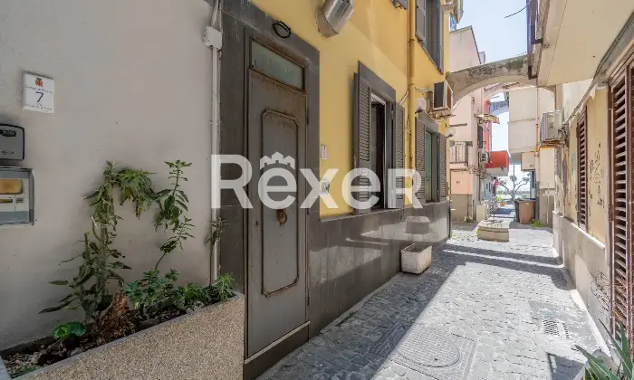 Rexer-Pozzuoli-Terracielo-indipendente-con-terrazzo-nel-cuore-del-Porto-di-Pozzuoli-Altro