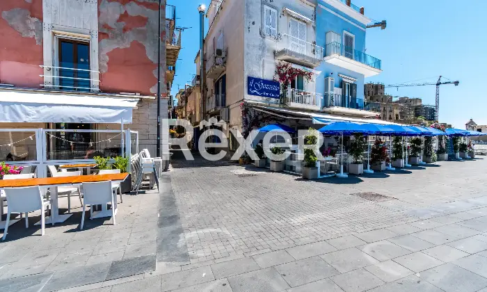 Rexer-Pozzuoli-Terracielo-indipendente-con-terrazzo-nel-cuore-del-Porto-di-Pozzuoli-Altro