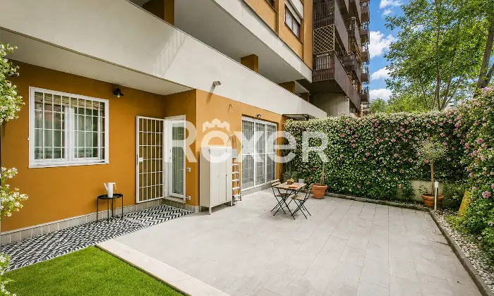 Rexer-Roma-Appartamento-ristrutturato-con-terrazzo-e-posto-auto-Altro