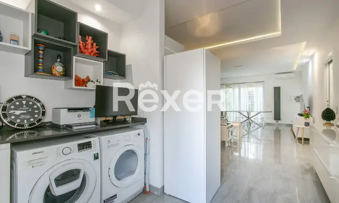 Rexer-Roma-Appartamento-ristrutturato-con-terrazzo-e-posto-auto-Altro