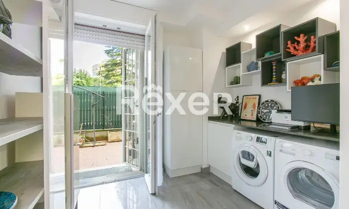 Rexer-Roma-Appartamento-ristrutturato-con-terrazzo-e-posto-auto-Altro