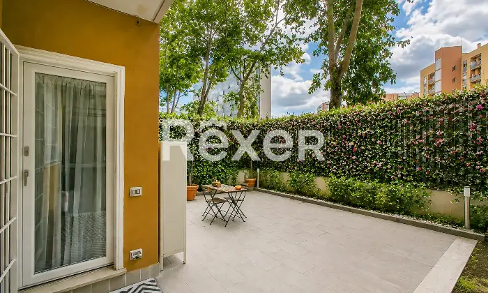 Rexer-Roma-Appartamento-ristrutturato-con-terrazzo-e-posto-auto-Altro