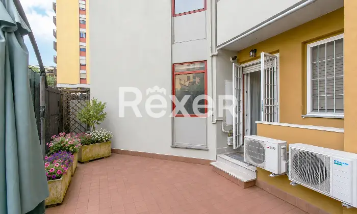 Rexer-Roma-Appartamento-ristrutturato-con-terrazzo-e-posto-auto-Altro
