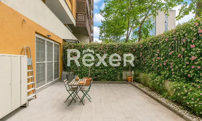 Rexer-Roma-Appartamento-ristrutturato-con-terrazzo-e-posto-auto-Altro