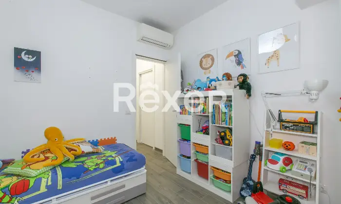 Rexer-Roma-Appartamento-ristrutturato-con-terrazzo-e-posto-auto-Altro