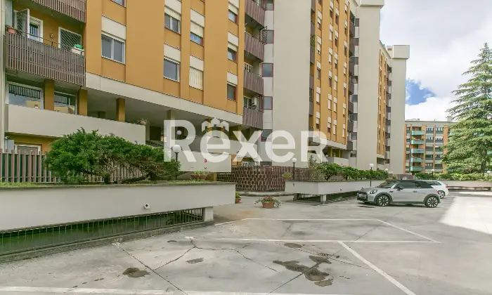 Rexer-Roma-Appartamento-ristrutturato-con-terrazzo-e-posto-auto-Altro
