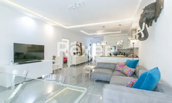 Rexer-Roma-Appartamento-ristrutturato-con-terrazzo-e-posto-auto-Altro