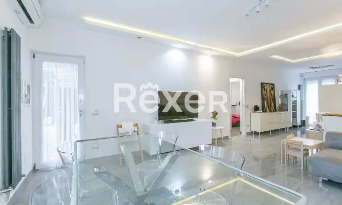Rexer-Roma-Appartamento-ristrutturato-con-terrazzo-e-posto-auto-Altro