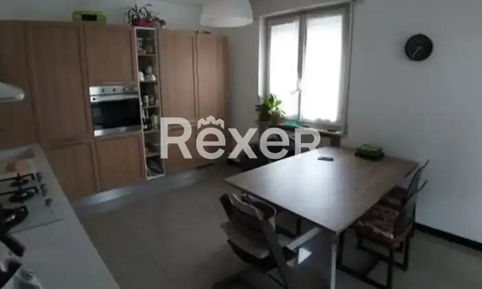 Rexer-Voghera-Appartamento-su-due-piani-in-vendita-in-Via-Antonio-Canova-a-Voghera-Altro