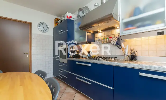 Rexer-Bergamo-Ampio-quadrilocale-con-box-e-tre-balconi-Altro