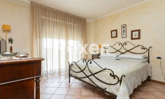 Rexer-Bergamo-Ampio-quadrilocale-con-box-e-tre-balconi-Altro