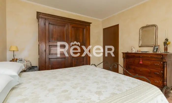 Rexer-Bergamo-Ampio-quadrilocale-con-box-e-tre-balconi-Altro