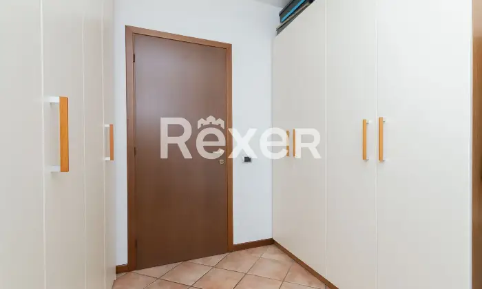 Rexer-Bergamo-Ampio-quadrilocale-con-box-e-tre-balconi-Altro