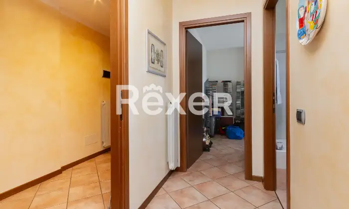 Rexer-Bergamo-Ampio-quadrilocale-con-box-e-tre-balconi-Altro
