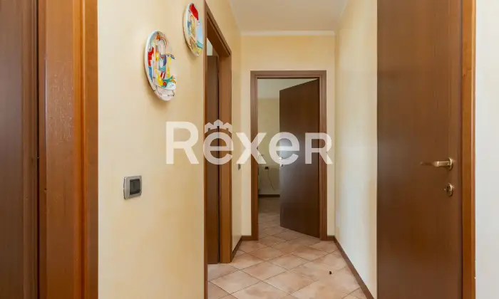 Rexer-Bergamo-Ampio-quadrilocale-con-box-e-tre-balconi-Altro