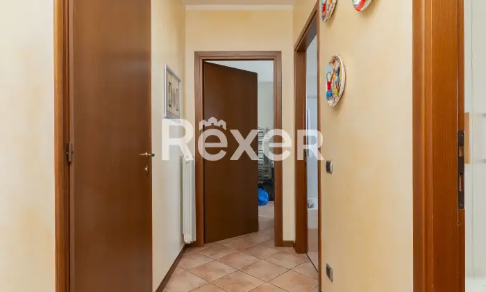Rexer-Bergamo-Ampio-quadrilocale-con-box-e-tre-balconi-Altro