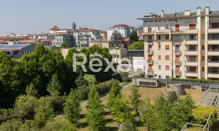 Rexer-Bergamo-Ampio-quadrilocale-con-box-e-tre-balconi-Altro