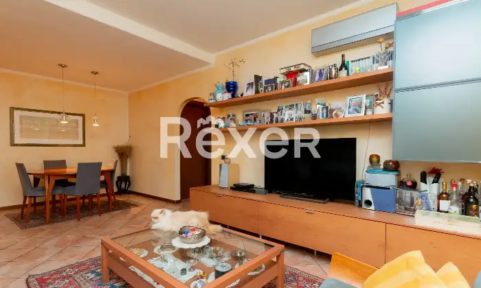 Rexer-Bergamo-Ampio-quadrilocale-con-box-e-tre-balconi-Altro