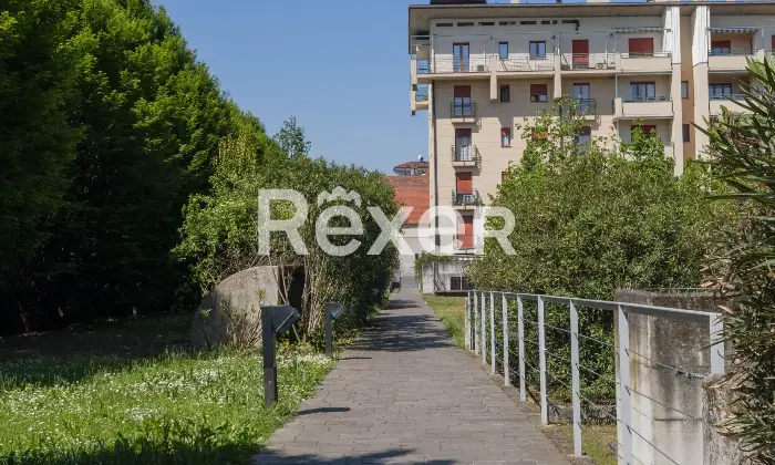 Rexer-Bergamo-Ampio-quadrilocale-con-box-e-tre-balconi-Altro
