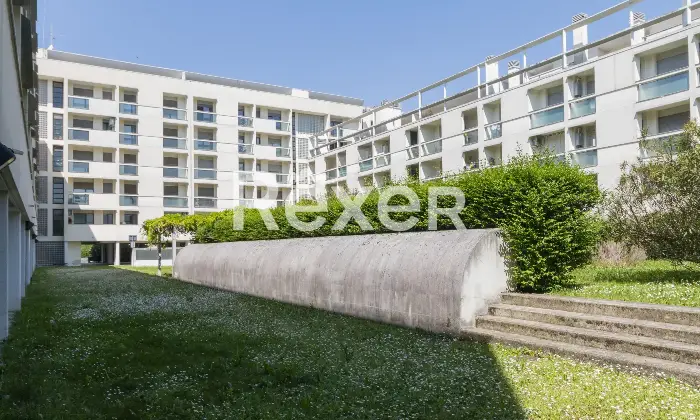 Rexer-Bergamo-Ampio-quadrilocale-con-box-e-tre-balconi-Altro