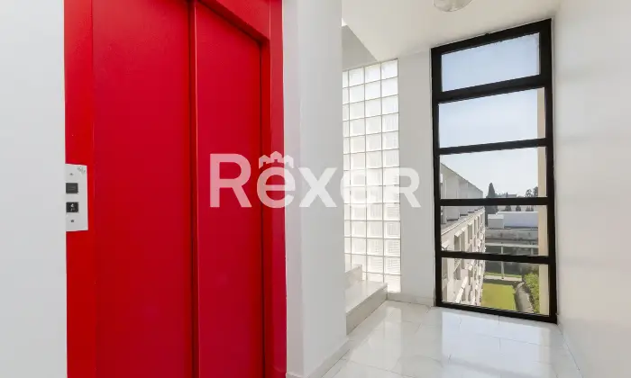 Rexer-Bergamo-Ampio-quadrilocale-con-box-e-tre-balconi-Altro