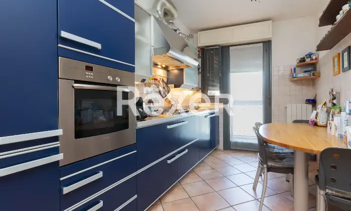 Rexer-Bergamo-Ampio-quadrilocale-con-box-e-tre-balconi-Altro